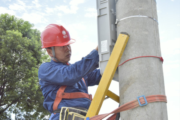 國網撫州廣昌縣供電公司：烈日炎炎  為民生排污工程保駕護航