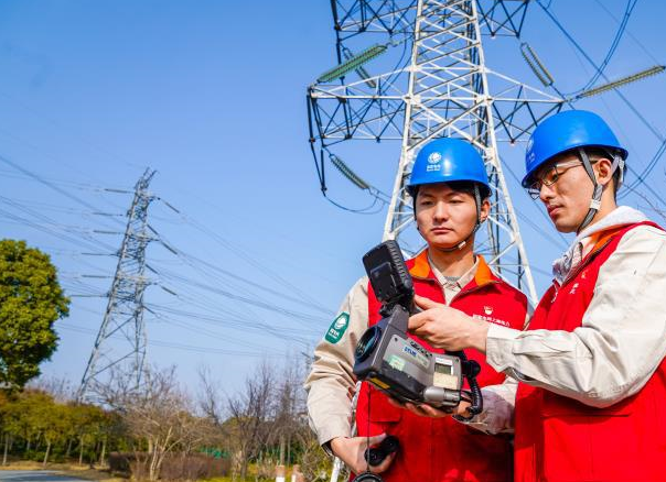 國網上海電力保障有力助市民安心過年 服務不減讓申城年味更濃