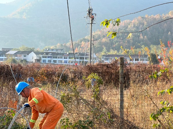 國網(wǎng)三門縣供電公司路通電通 促高山古村產(chǎn)業(yè)旺