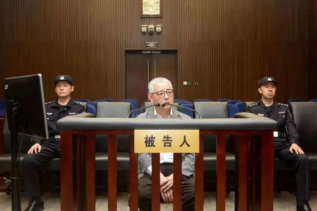 被控受賄1.56億，原上海電氣集團股份有限公司總裁、董事長鄭建華受審