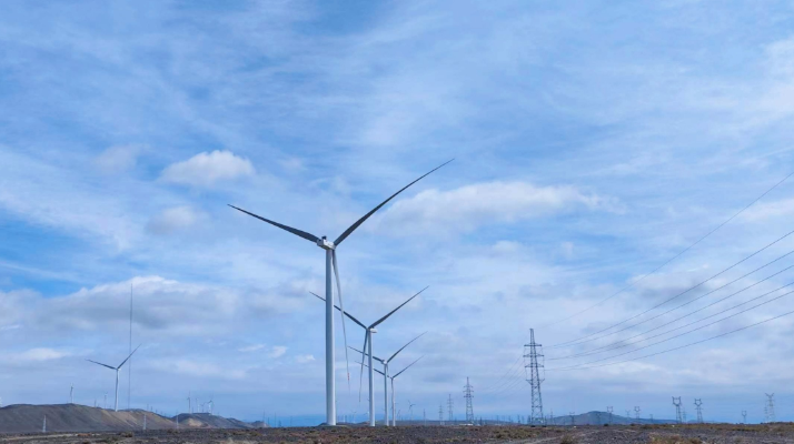 中國能建江蘇電建一公司承建的晶步達坂城100兆瓦風電項目并網(wǎng)發(fā)電