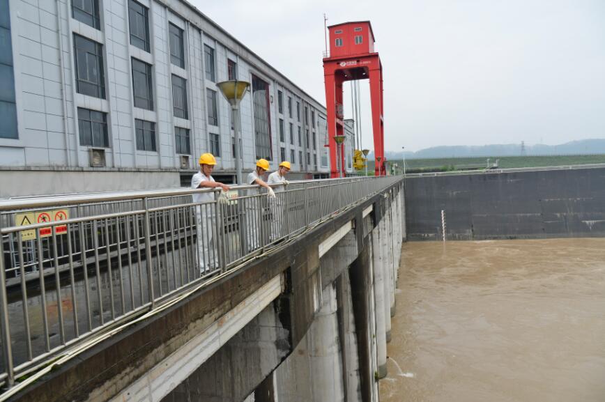 【防汛抗旱一線】中國(guó)電建奮戰(zhàn)“夜與白” 防汛保供拉滿弦