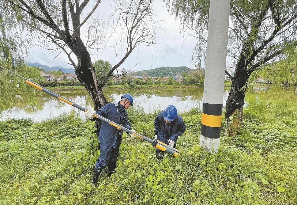 山東應對強降雨 加強電網運行監(jiān)控