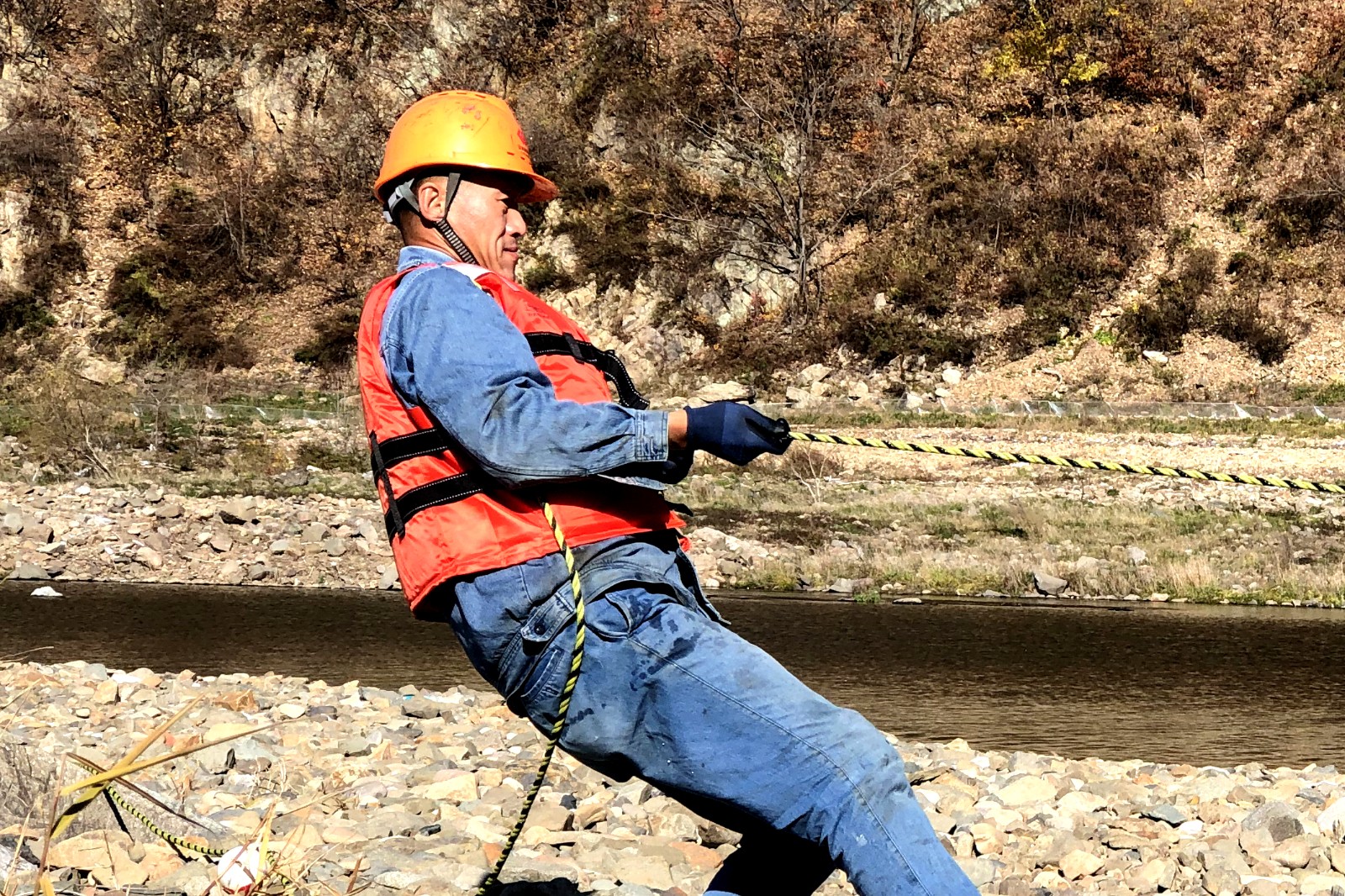 國(guó)電電力和禹水電汛后大壩檢查筑牢安全防線