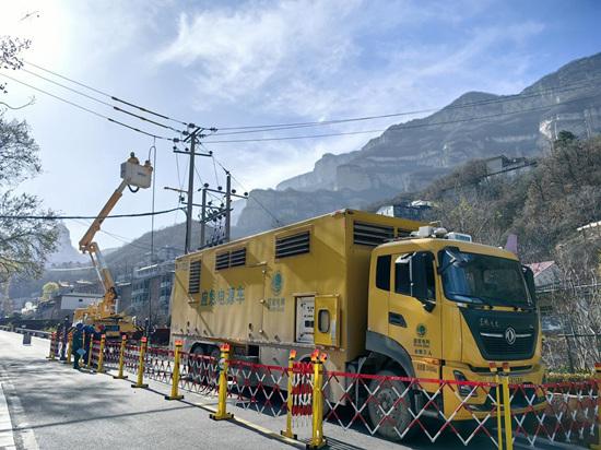 國網(wǎng)贊皇縣供電公司輸電線路遷改助力衡昔高速建設提速