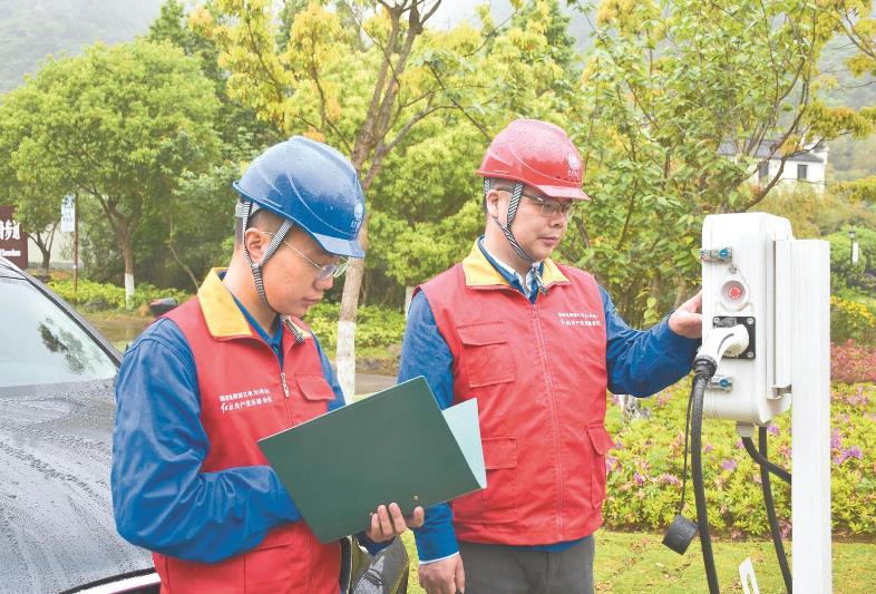 陳鳴：“空心村”變“開(kāi)心村”，供電服務(wù)總相伴